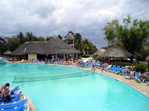 'Hotel - Tuxpan - piscina' Check our website Cuba Travel Hotels .com often for updates.